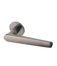 Дверная ручка из латуни Ghobestir "CITY Collection" G032 на тонком круглом основании