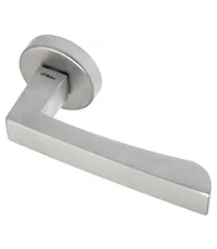 Дверная ручка Fratelli "HAMMER" 7 на круглой розетке