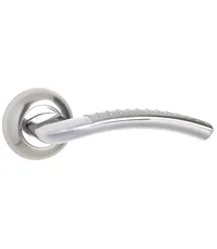 Дверная ручка Ajax (Аякс) на круглой розетке "LEGENDA" PR