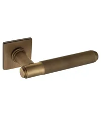 Дверная ручка на квадратной розетке Venezia "EXA ZIG" FSS