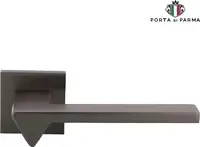 Дверная ручка на квадратной розетке PORTA DI PARMA "Ama"