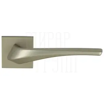 Дверная ручка Extreza Hi-Tech "Gira" (Гира) 108 на квадратной розетке R11