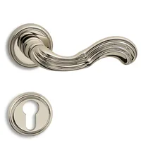 Дверная ручка на розетке Salice Paolo "Sveva" 2025
