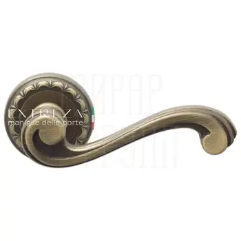 Дверная ручка Extreza "Lina" (Лина) 313 на круглой розетке R02