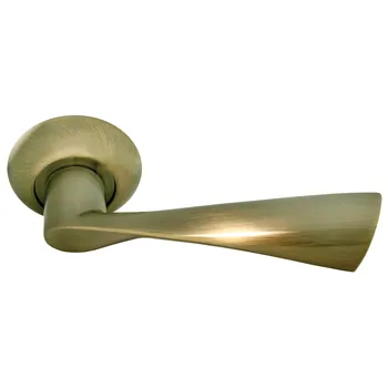 Дверная ручка на круглой розетке RUCETTI RAP 1