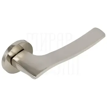 Дверная ручка на круглой розетке ADDEN BAU "LYRE" S-489