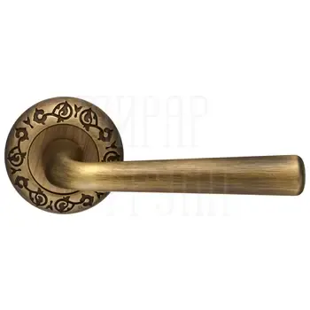 Дверная ручка Extreza "SANDRO" (Сандро) 332 на круглой розетке R04