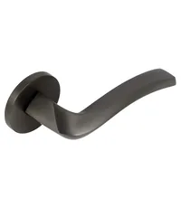 Дверная ручка на круглой розетке ADDEN BAU "WAVE" S-488