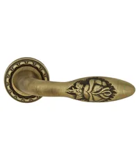 Дверная ручка Extreza "Mirel-R" на круглой розетке R02