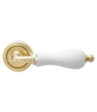 Дверная ручка Extreza "Dana" (Дана) 305 на круглой розетке R01