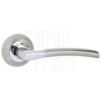 Дверная ручка Ajax (Аякс) на круглой розетке "RODEO" PR