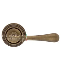 Дверная ручка Extreza "Eva" (Эва) 319 на круглой розетке R05