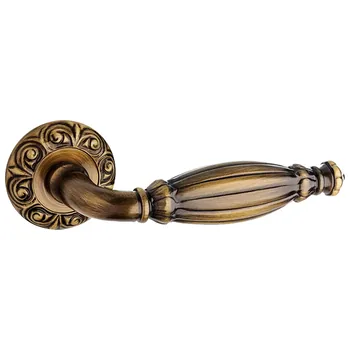 Ручка латунная на розетке Pasini "Queen" 3661 (265)