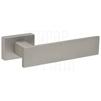Дверная ручка на прямоугольной розетке Tupai Linha 2730 RE Q2