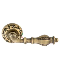 Дверная ручка Extreza "Evita" (Эвита) 301 на круглой розетке R04