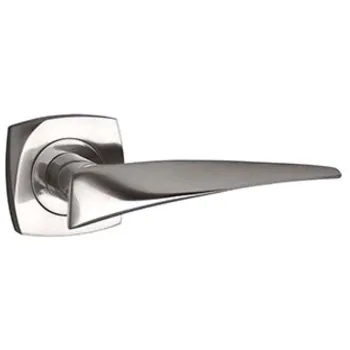 Дверная ручка на розетке Mestre OR 6852