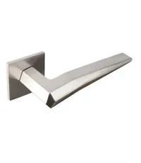 Дверная ручка из латуни Ghobestir "CITY Collection" G037 на тонком квадратном основании