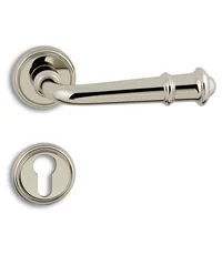 Дверная ручка на розетке Salice Paolo "Tudor" 2000