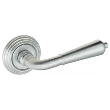 Дверная ручка Fratelli "TOSCANA" D8 на круглой розетке