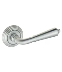 Дверная ручка Fratelli "TOSCANA" D8 на круглой розетке