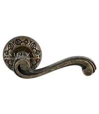 Дверная ручка Extreza "Lina" (Лина) 313 на круглой розетке R04