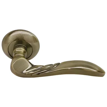 Дверная ручка на круглой розетке RUCETTI RAP 9