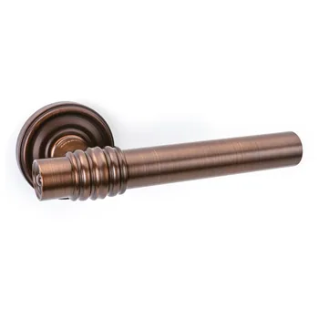 Дверная ручка из латуни Ghobestir "СLASSIC Collection" 035 на круглом основании