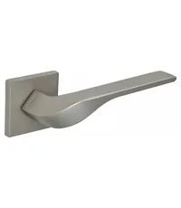 Дверная ручка Extreza Hi-tech "AURA" (Аура) 134 на квадратной розетке R15