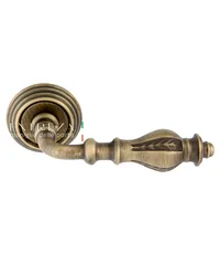 Дверная ручка Extreza "Evita" (Эвита) 301 на круглой розетке R05