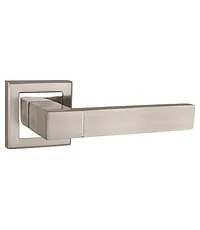 Дверная ручка Punto (Пунто) на квадратной розетке "STYLE" QL