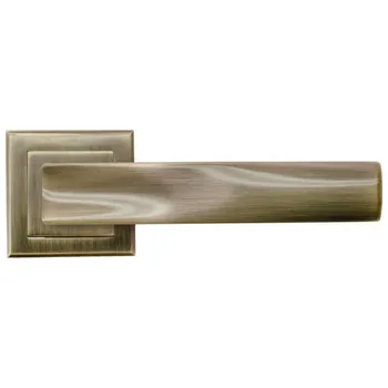 Дверная ручка на квадратной розетке RUCETTI RAP 14-S