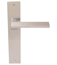 Дверная ручка на планке Forme 216/P06 "Venus"