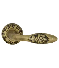 Дверная ручка Extreza "Mirel-R" на круглой розетке R04