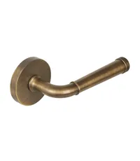 Дверная ручка из латуни в 3-х оттенках Ghobestir "CAESAR Collection" на круглой розетке