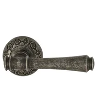 Дверная ручка Extreza "Piero" (Пьеро) 326 на круглой розетке R04