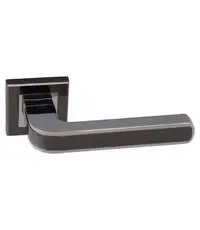 Дверная ручка на квадратной розетке ADDEN BAU "PIEZA" Q360