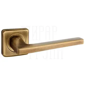 Ручка латунная на розетке Pasini "Trend" 3731