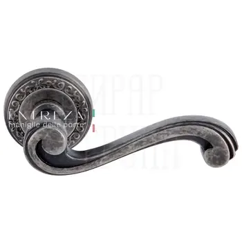 Дверная ручка Extreza "Lina" (Лина) 313 на круглой розетке R06