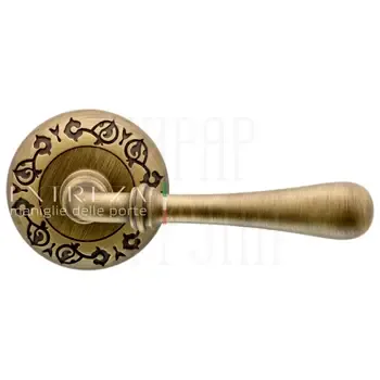 Дверная ручка Extreza "Eva" (Эва) 319 на круглой розетке R04