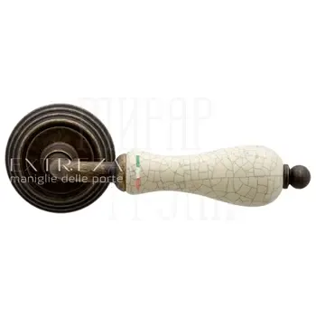 Дверная ручка Extreza "Dana" CRACKLE (Дана кракле) 306 на круглой розетке R05