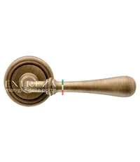 Дверная ручка Extreza "Eva" (Эва) 319 на круглой розетке R01