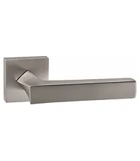 Дверные ручки Renz (Ренц) "Равенна" INDH 302-03 на квадратной розетке