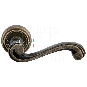 Дверная ручка Extreza "Lina" (Лина) 313 на круглой розетке R01