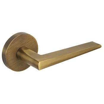 Дверная ручка из латуни Ghobestir "RYOT Collection" G021 на круглом основании