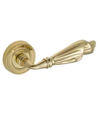 Дверная ручка на розетке Venezia "Opera" D6