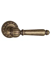 Дверная ручка Punto (Пунто) на круглой розетке "MADRID" MT