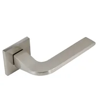 Дверная ручка на квадратной розетке ADDEN BAU "URSA" S-552