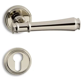 Дверная ручка на розетке Salice Paolo "Fresia" 3255