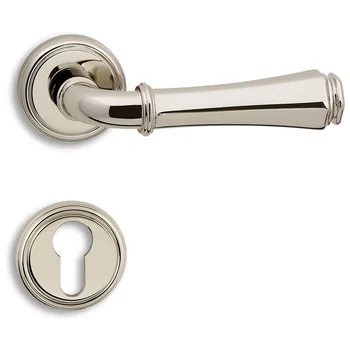 Дверная ручка на розетке Salice Paolo "Pitty" 2016