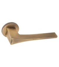 Дверная ручка Fratelli "OSSIS" 7 FS на круглой розетке